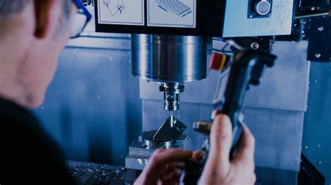 cnc machining services aylesbury|Welcome to Holm Engineering Ltd .